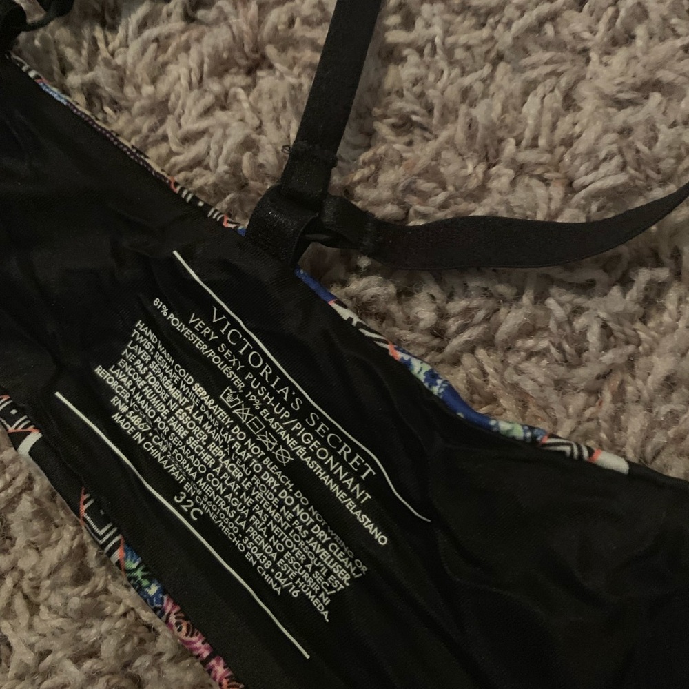 Victoria secret bra size 32 C